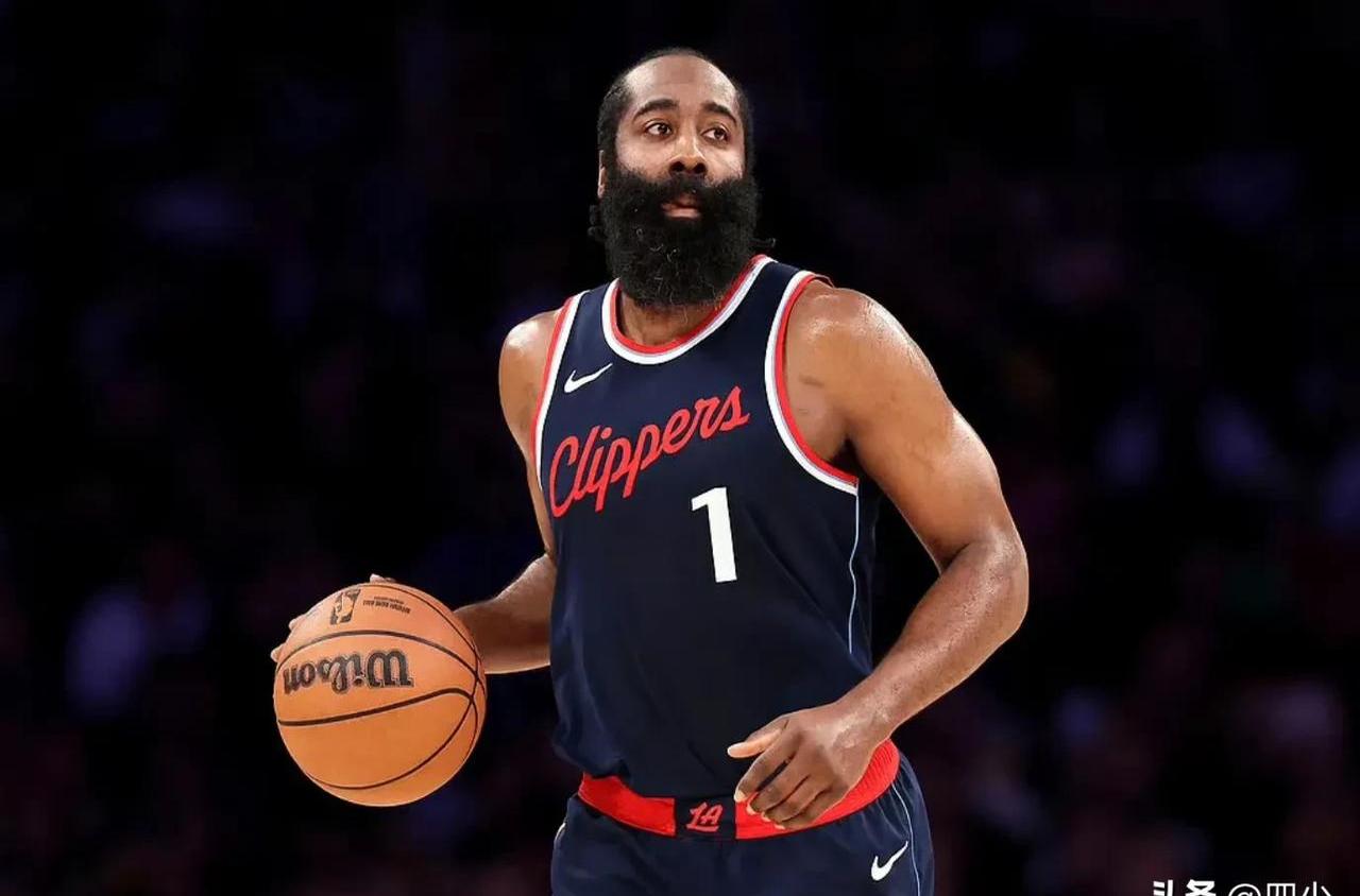 开云app-哈登连续七场比赛得分超过重要助攻，巴塞罗那不断突破！观众掌声雷动的简单介绍