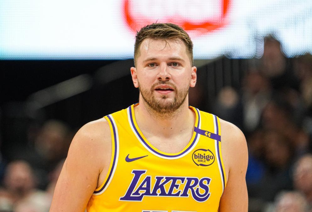 移动端kaiyun-澳大利亚队引发争议！，东契奇官方宣布重返赛场新规赛场气氛高涨的简单介绍